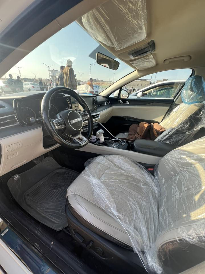 كي 5 خليجي 2022
ماشيه.95km
ً
مكينه .2000
ً
رقم اربيل بس شركه تريد تحويل وكاله عادي 
ً
سياره جديد بيها مكانات بارد قليل ونسبه حالوب خفيف بل فحص ياله يبين 
ً
سياره فول عده بنوراما شاشه كامره غفل سرعه تبريد شاشه بصمه سياره ع وضع شركه ما ملعوب بيها 
ً
مكاني البصره  
***********
السعر (178) وبيها مجال قليل
