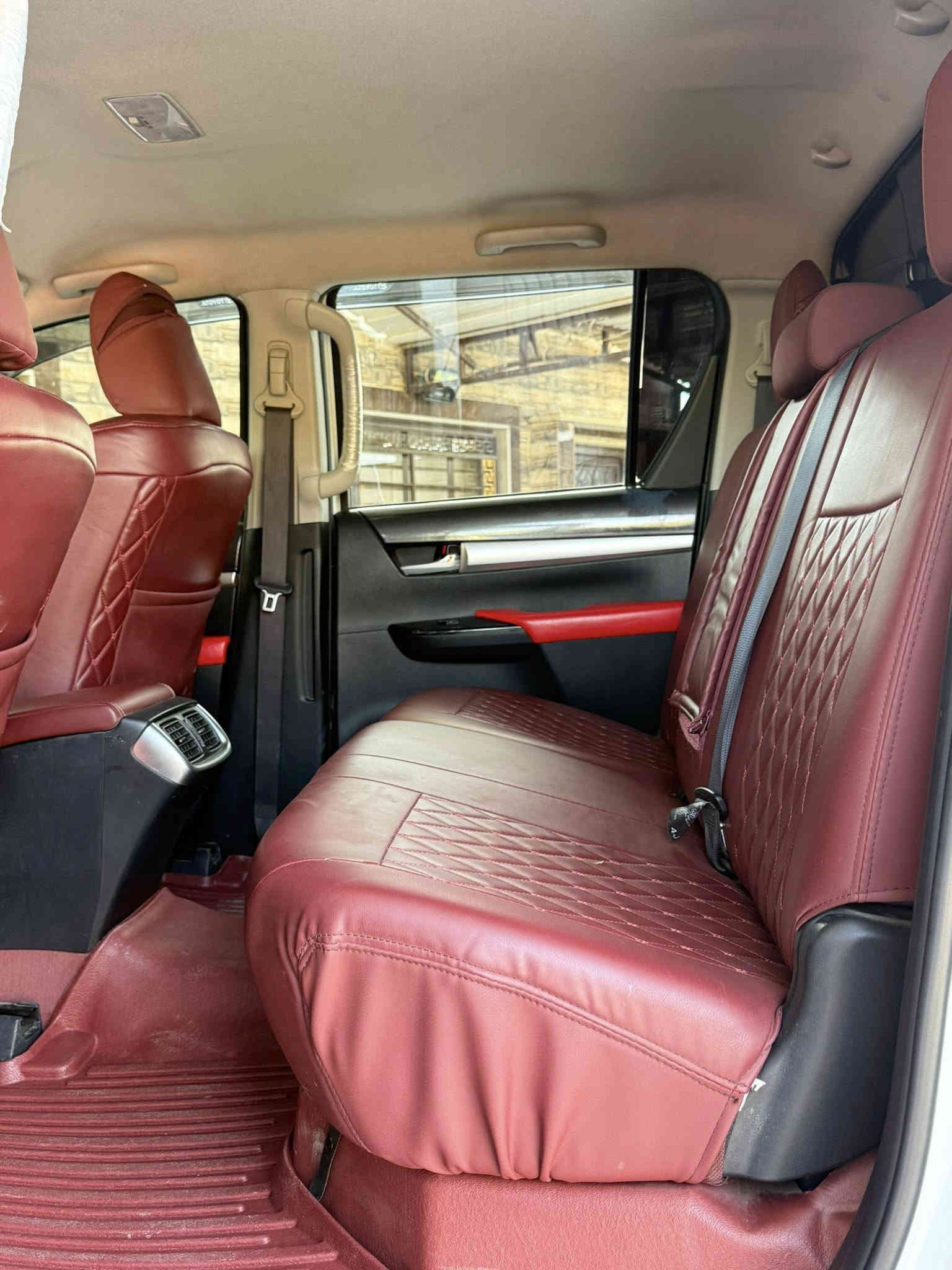 موديل السياره:-2024
محرك :-6 سلندر
عداد السيارة.48الف 
حجم المحرك:-  4.0 لتر 
ناقل حركه :- اوتوماتيك 
قوه المحرك:-235 قدره حصانيه 
عزم المحرك :-376 ن/م 
مثبت سرعه /سعر السيارة /386
مقاعد الاماميه تبريد
طفايه حريق مثبته اصليه 
تحكم مقود جهتين 
نظام مانع انزلاق 
ماوس التحكم بالدفع 
حساسات امامية
حساسات خلفيه
كامره خلفيه 
ويل كروم اسود 
مكفول من الصبغ البارد التبديل 
الاستفسار ***********
 ‏مكان السيارة موصل ***********
