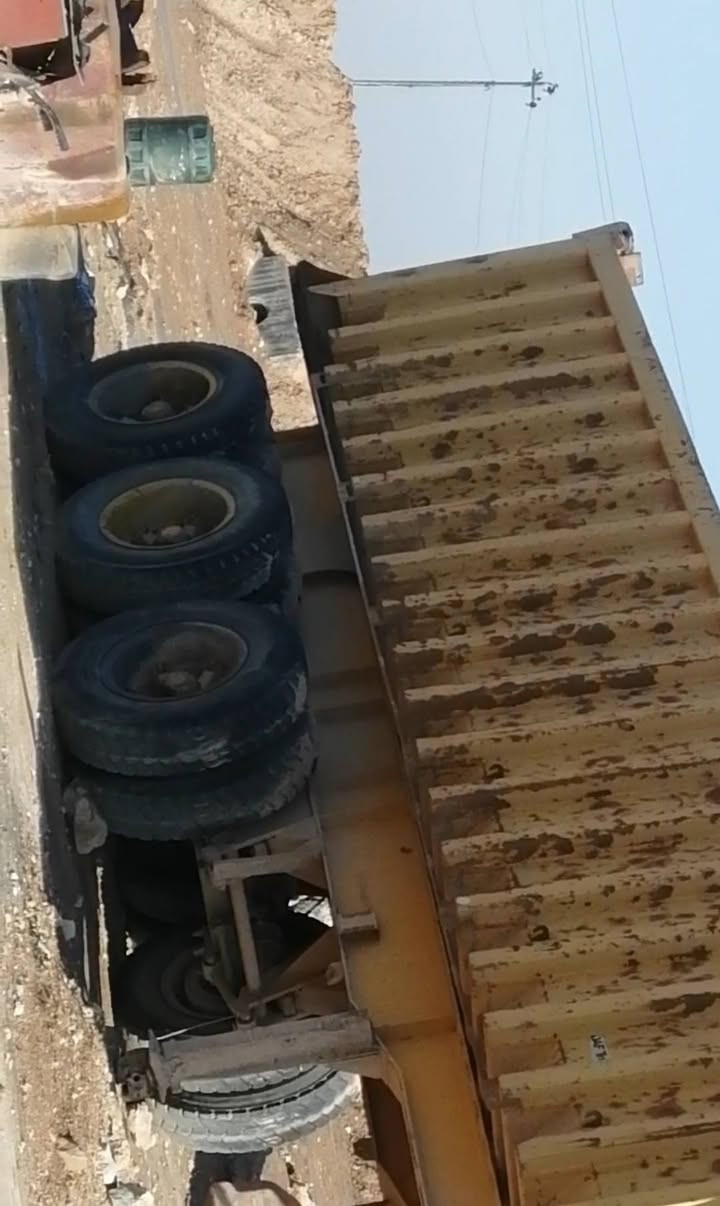 السلام عليكم 
عربانة للبيع
تخم تاير نضيف
السعر 150وبي مجال قليل
للاتصال على الرقم
***********
