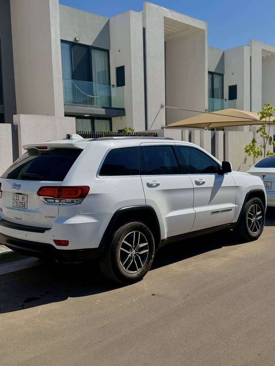 جيب  لاريدو  ٢٠٢٠ (خليجي)
وكالة النجوم
ماشي 100 الف
مكفولة كفالة عامة
عدا شبر بارد
المواصفات:
▪︎ تشغيل عن بعد 
▪︎ توقف ذاتي ومانع اصطدام
▪︎ تحذير النقطة عمياء ⚠.
▪︎ نظام تحذير عند تجاوز السرعة المحددة. 
▪︎ مرايا تعتيم ذاتي. 
▪︎ المرايا الجانبية قابلة للطي كهربائيا. 
▪︎ ويل قياس 20 انج.
▪︎ سقف فتحة. 
▪︎ داخل بيجي
▪︎ نظام الخرائط (GPS).
▪︎ المصابيح الأمامية LED. 
▪︎كشافات الضباب LED.
▪︎ المصابيح الامامیة متحرکة.
▪︎ تشغيل عن بعد.
▪︎ المقاعد الأمامية كهربائية.
▪︎ حساسات امامية. 
▪︎ حساسات خلفية. 
▪︎ مانع تصادم خلفي.
▪︎ بلوتوث تلفون. 
▪︎ محدد سرعة. 
▪︎ نظام التشغيل والاطفاء الاوتوماتيكي .
▪︎ نظام بريك اوتماتيك

السعر ٣٠ الف وبي مجال

للاستفسار
***********

