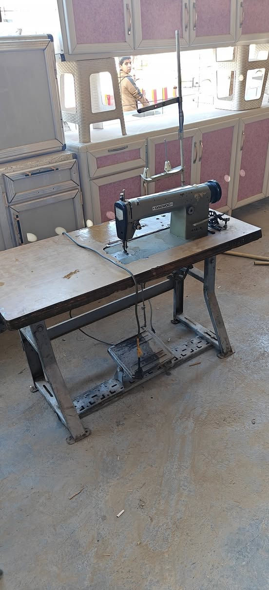 مكينة خياطه شرط الفحص والنضافه العنوان شهربان طريق الصدور مقابل مدرسه نوفل السياحه مجاور اسواق نوفل ***********
