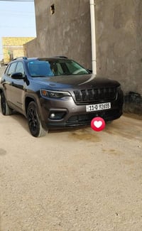 شيروكي ٢٠٢٣ • محرك ٢٤٠٠ • رقم بغداد
