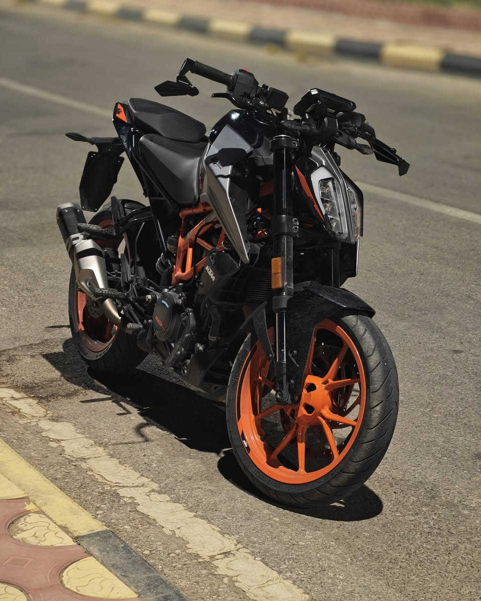 السلام عليكم 
KTM duke
دراجة نظيفة ماشية 5000 اوراقها عند الوكيل بعجلة  الخليج مكفولة من كلشي تريد تفاصيل اكثر راسلني وتدلل
مكاني كوت سعر الدراجة 23 ورقة قفل 
 
***********
