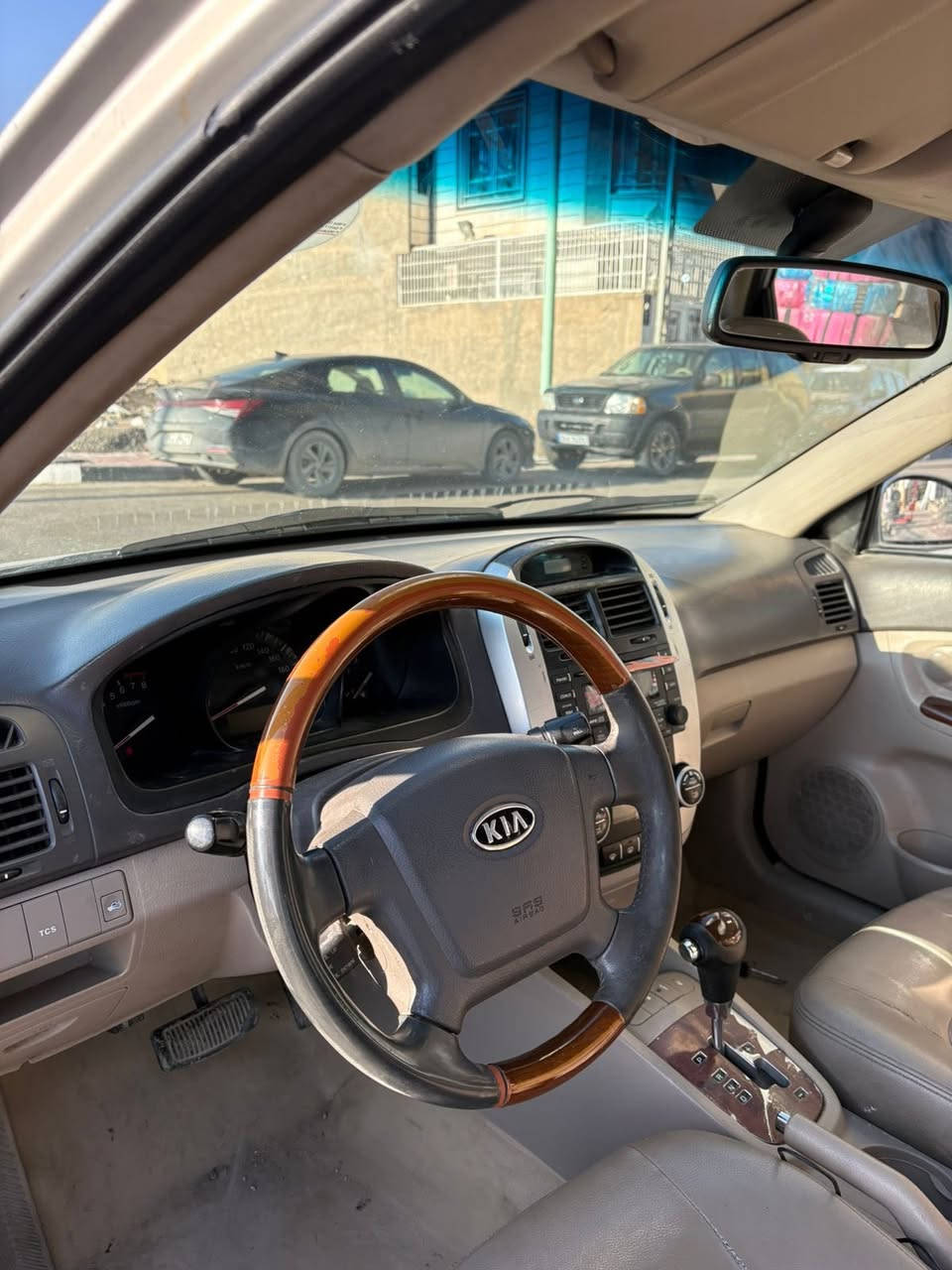 سيراتو موديل 2008 رقم دهوك بيها جاملغات خلفيه صبغ والجاملغات الاماميه مبدلات نفس اللون تحويلها ثاني يوم للستفسار ***********
