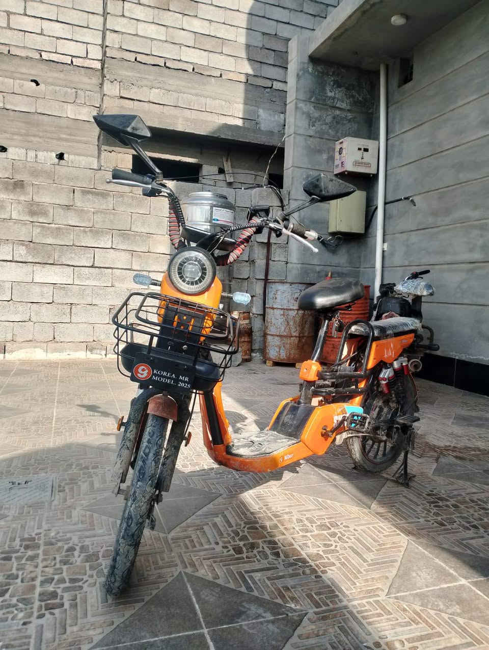 دراجة شحن كاملة مكملة من كلشي اشاير هورن تايرات دراجة ما ماقصهة اي شي اتصل وبيك خير ودللل ***********
