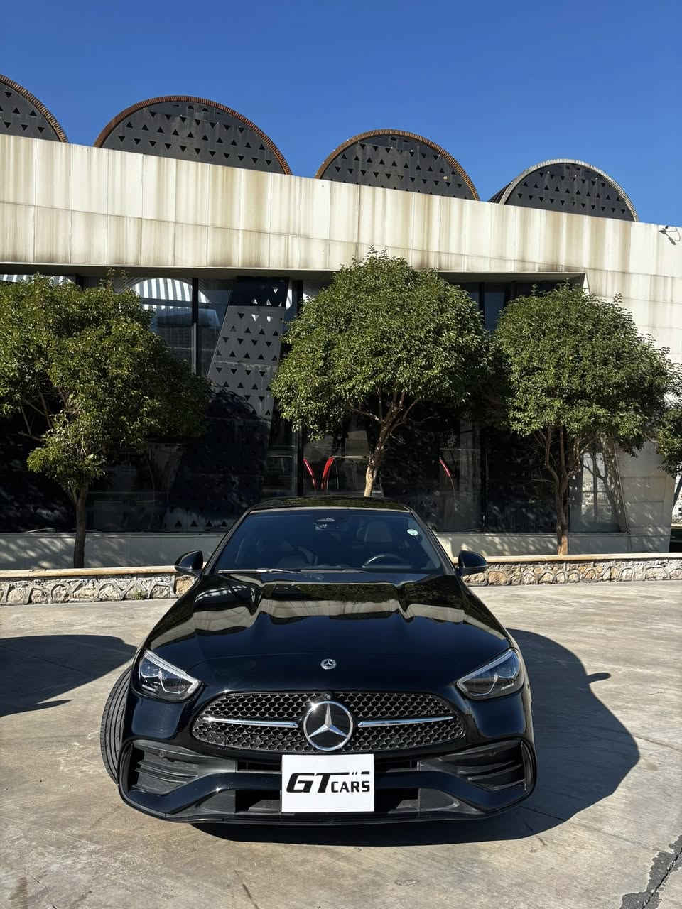 الماركة: مرسيدس بنز
C300 AMG :الموديل
السنة: 2023
المسافة المقطوعة: 40,000 ميل
الضمان: متوفر
ناقل الحركة: 9 سرعات
عدد الأسطوانات: V4
سعة المحرك: 2 لتر
القوة: 258 حصان
الشاحن التوربيني: شاحن توربيني مزدوج
Burmester :اظام الصوت
نظام الملاحة GPS: متوفر
الحساسات: أمامية، خلفية
الكاميرات: 360 + 4 درجة
العجلات: مقاس 18 بوصة
المصابيح: LED متعددة الشعاع
نوع المقاعد: كهربائية تدفية + تبريد  + مدفأة
مساعد الركن: مساعد الركن
الشاشة: شاشة كبيرة واحدة
الدولة: كردستان العراق
المدينة: دهوك
للمزيد من المعلومات
 *********** : 📞 
***********
