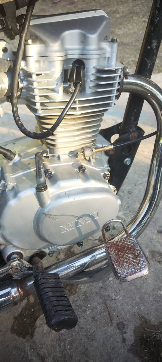 سلام عليكم دراجه للبيع موديل 23ا اوراق أصولي شلعه ومعدل  تشك لكاع سعر 300  وبيه مجال  مكاني حله مركز مدينه رقم ***********
