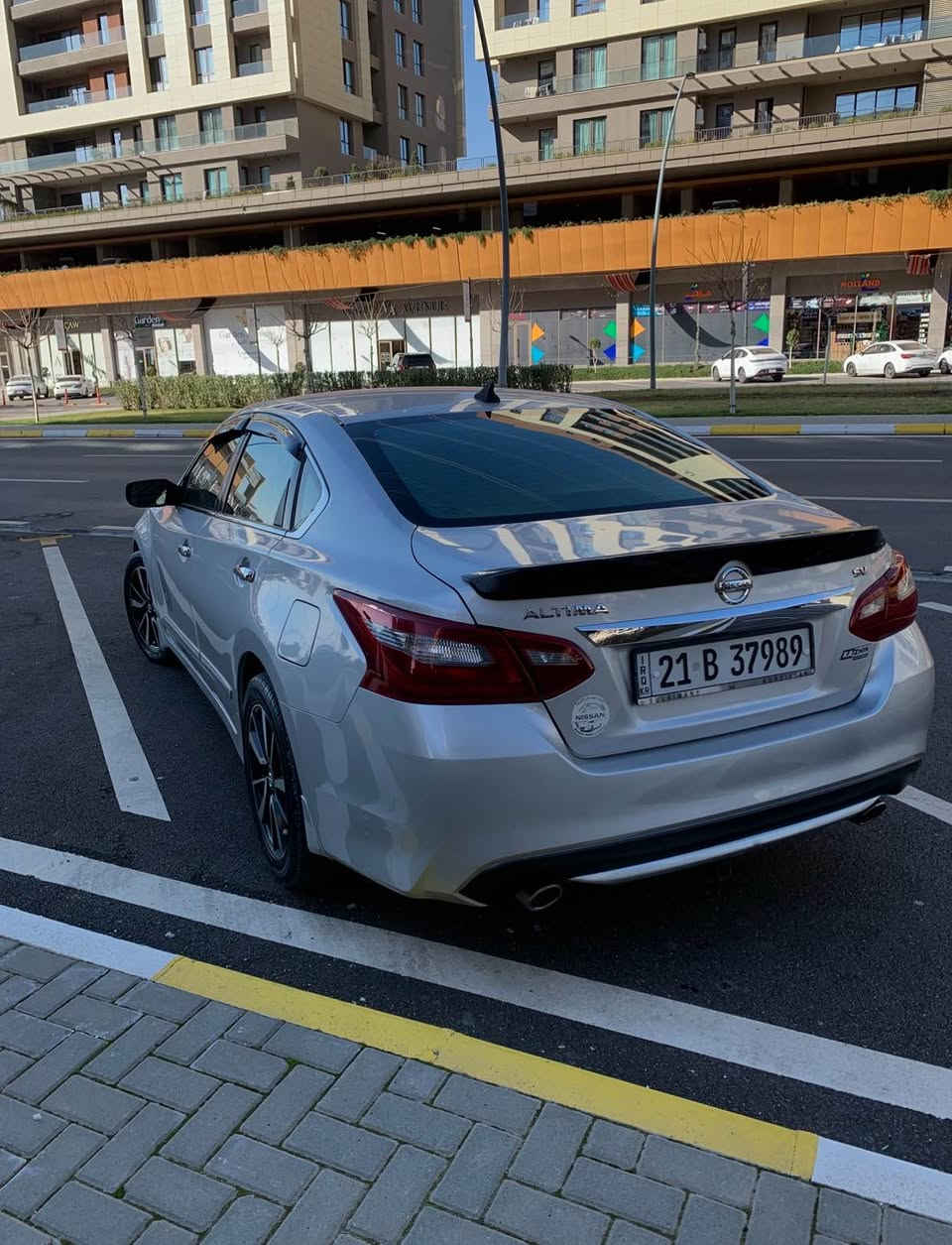 ،﷽

altima 2018  s special 
نیسان ئالتیمای ٢٠١٨ی مواسەفات s سپیشڵ رەنگی سلڤەر
ئەم سەیارەیە یەکێکە  ئالتیما تەیبەتەکان کە هۆگی پشتی هەیە شەریکەیە 💯
بە نسبەت بۆیاخ تەنها یەک پارچە بۆیاخی هەیە بۆنیتەکەی بە بێ ناو و تەنانەت ئێرباگیشی نەتەقیەوە 💯
تەنها ١٠٢.٠٠٠ هەزار کم رۆشتووە 💯
هەر کە کریومە بەرادی خاریجیم بۆ دانەوە کە گێری گەرمی نەبینیوە 💯 
گێر و مەکینە بەشەرت نەکراوەتەوە 💯
مواسەفات :
شەغال
شاشە گەورە
کامل تەحەکوماتی سەر سوکان
ویلی کەپە زۆر نابێ بۆی بەسراوە
کوشن کارەبایە
 مۆدی لێخورین ( normal w sport )
بەسمەیە و دوودەرگا بەسمەیە
سنوق کۆنترۆلە
کامل لید و بلاجیکتۆری سپی لەسەرە 
رادارە بەس ئیش ناکا 
چوار جام کارەبایە ...
سەنەوی و هەموو شتێکی تازەیە تا ٢٠٣١ 💯
تەحویل و غەرامە بەشرت 💯
نرخ : پەیوەندی بکە  
رەقەم شانسی : 1N4AL3AP6JC289450
*********** السليمانية, العراق
