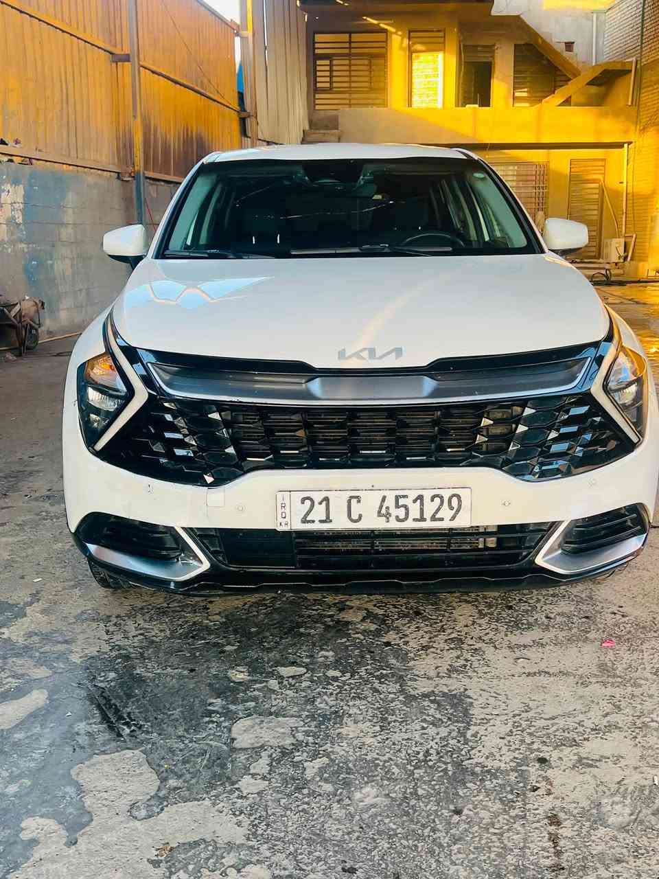 سلام وعليكم
كيا سبورتج وراد أمريكي  لارج 

كير مكينه مكفول 

كمينه GDI 2500

سياره بدون صبغ 

بارد فقط مكانات سونار كلشي موضح بي 

ماشيه ١١٠

لون صدفي 

السعر ١٧٨ وبيها مجال بسيط 

مكانها بغداد البلديات 

***********
