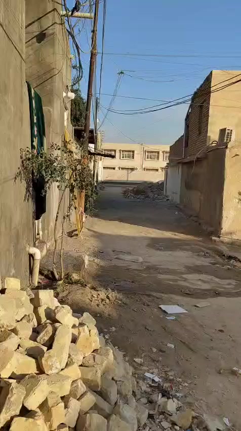 سلام عليكم 

◾دار طابو للبيع 

◾المساحة 100 /م 

◾المكان سوق الشيوخ حي الشهداء  يم مدرسة البراعم يم انصار زهير 

◾يتكون من استقبال وصحيات وطارمة وترك وصالة ومطبخ وغرفتين

◾السعر  38وبيه مجال 

◾الاستفسار واتساب او الاتصال على رقم التالي 

◾***********
◾سيد حسن الموسوي 

◾مكتب الاحرار شارع البصرة يم مكتب سيد الشهيد
