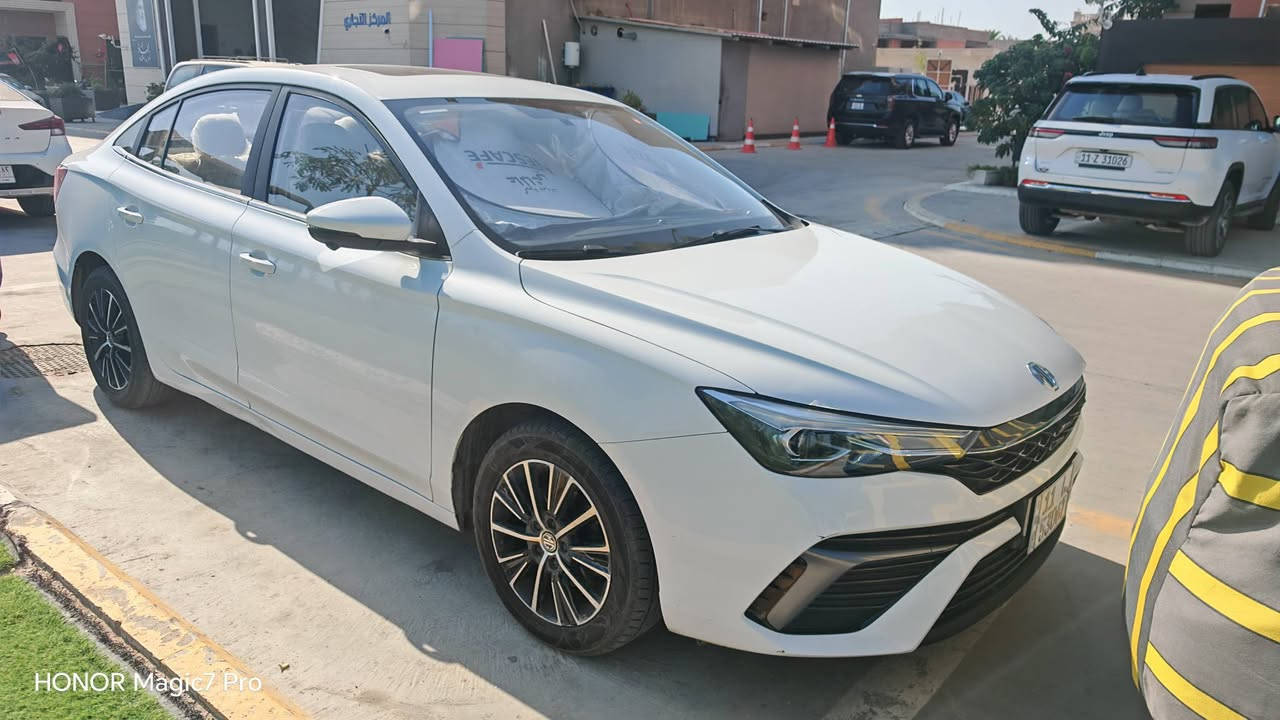 Mg5 plus 2025 الشكل الجديد
تحت الضمان

للبيع MG5 Plus 2025 فل مواصفات
✅ تشغيل بصمة ودخول ذكي
✅ فتحة سقف كهربائية
✅ كاميرا 360°
✅ حساسات أمامية وخلفية
✅ شاشة كبيرة
✅ Apple CarPlay وAndroid Auto
✅ عدادات رقمية
✅ مقاعد جلد
✅ تكييف أوتوماتيك مع فتحات خلفية
✅ مثبت سرعة
✅ إضاءة LED مع DRL
✅ فرامل يد إلكترونية (EPB)
✅ Auto Hold
✅ ABS
✅ EBD
✅ ESP (الثبات الإلكتروني)
✅ TCS (مانع الانزلاق)
✅ TPMS (مراقبة ضغط الإطارات)
✅ 6 وسائد هوائية
✅ جنوط ألمنيوم 17 إنش

السيارة استخدام الوالدة شوية مشخطتها بالدعاميات، نظيفة جداً، جاهزة للفحص ولا تحتاج أي مصروف. والله يبارك لصاحب النصيب.

الممشى : (20.000km) حاليا
اللون : ابيض
السعر : 138 وبيها مجال للشراي ويتدلل

الرقم : ***********
