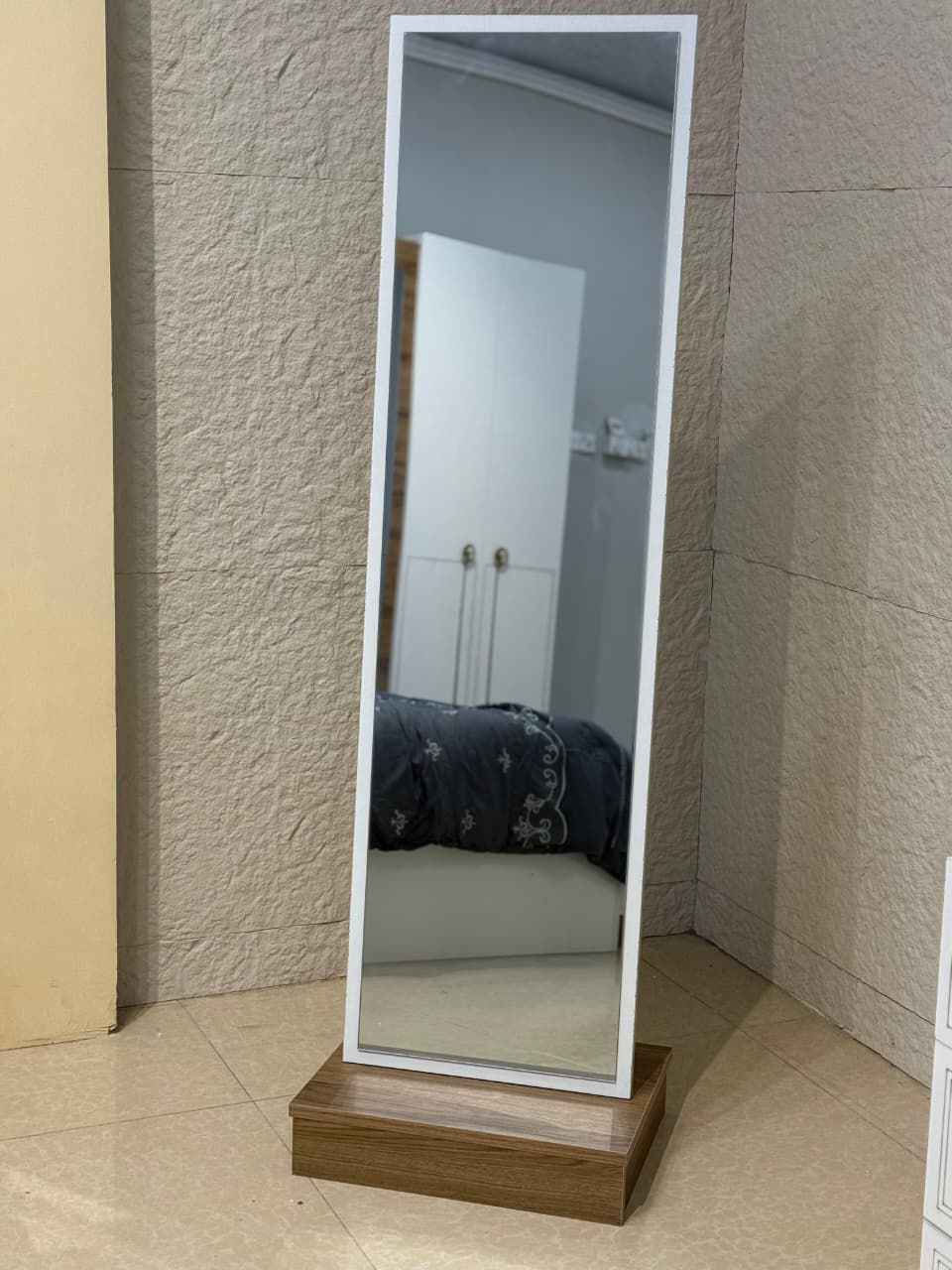 وصول غرفة نوم دوريان 10 قطع معمل اصلي درجة اولى📢

نفس الصورة بالضبط💯
برغي وجوي حديد
سرير جك خزان 
انارة ذاتية 
انارة بالميز تواليت
فخامه بالتصميم
تقاطيع مميزة 
نرمايد هيدروليك 
سكك ثلاث مراحل  
نقوش  درجة اولى ✅
متوفرة بلون فيزون  ✅
قياس الكنتور مع الملحق 335سم✅
ارتفاع الكنتور 220سم✅
سرير 180 *200 ✅

السعر مليون و٣٠٠ الف عراقي💰 Colombo, Sri Lanka


**إذا كنت صاحب هذا الإعلان وتريد حذفه لأي سبب، رجاءا أرسل رسالة إلى الدعم الفني**