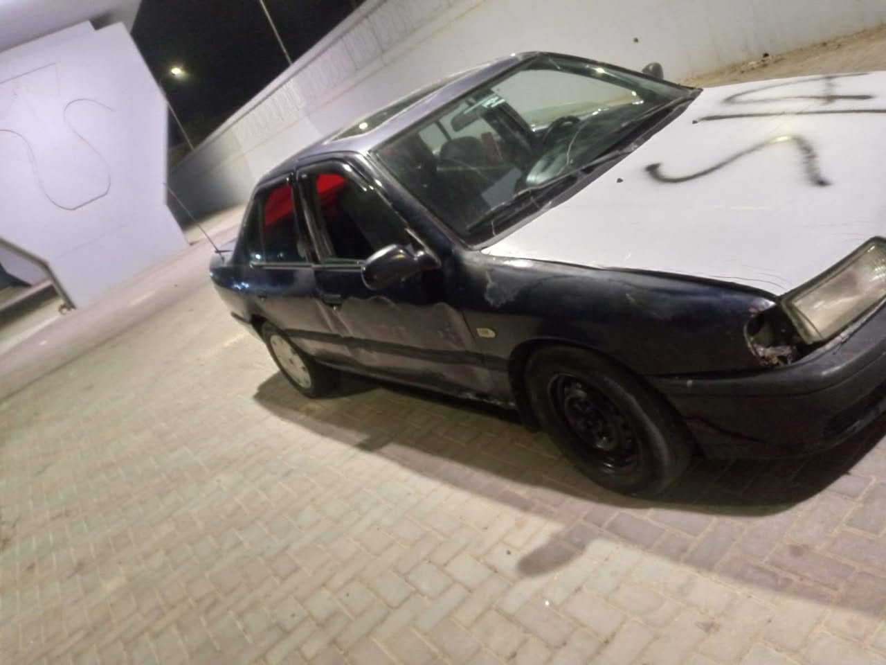 السلام عليكم سني للبيع موديل 92 جير ومحرك جدا صدرها جديد طائرات جده رقم كركوك الماني ثانويه عظم عاد ساقطه صار لها اربع سنين سياره جاهزه مكاني صلاح الدين تكريت السعر 14 وبيها مجال ***********

