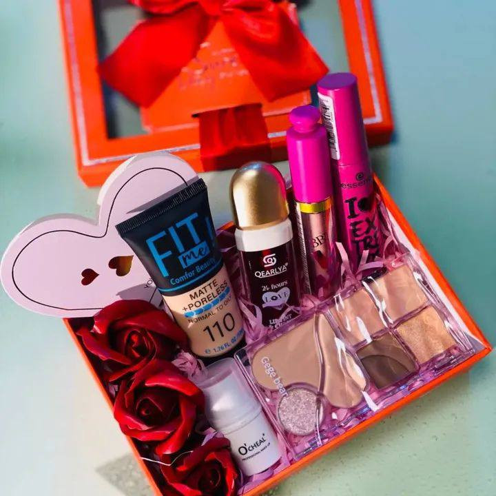 �✨ عيد الحب غير ويا هالبوكس ✨💖
بوكس مرتب بذوق يجنّن 💝
مكياج ناعم، ألوان أنثوية، ولمسة حب بكل تفصيلة 💄🌹
هديّة تخليها تبتسم من القلب وتحس قدّ شكد هيه غالية عليك 🥰
مناسب للحبيبة، الزوجة، أو حتى دلع لنفسچ 💋
لأن الحب مو بس كلمة… الحب اهتمام وهديّة مختارة بعناية 💞
مع كارت معايدة حسب الطلب ❤️


**إذا كنت صاحب هذا الإعلان وتريد حذفه لأي سبب، رجاءا أرسل رسالة إلى الدعم الفني**