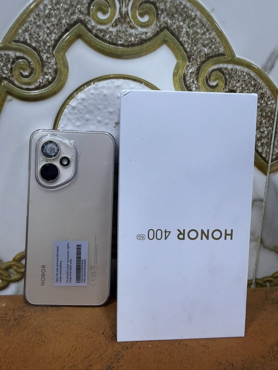 سلام عليكم
هونر 400 
ذاكره 512 
صارلي 3 ايام من فتحته من الكارتونه 
مكاني بغداد 
***********
