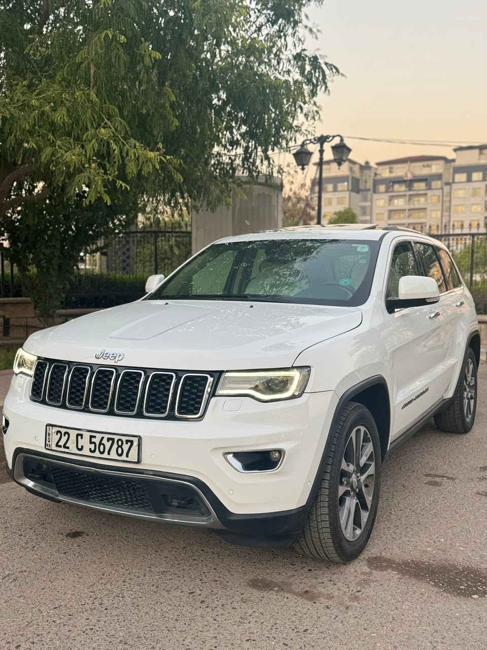 جيب 2018⚪️وكاله هارلم خليجي
العداد:85 ماشيه❤️
الموصفات: لمتدد 
بانروما طكتين🦅صندوك كهرباء
داخل جلد حمصي كشنات تدفئه تبريد 
تشغيل عن بعد سياه فول الفول عدا جكات
بيها طخه جدا جدا بسيطه بالجاملغ وشبر بلبنيد بس
والباقي كفاله محرك كير تبريد صدر بجيس كله
السعر 233$ وبيها مجال بسيط
الرقم بي واتساب✅:***********
