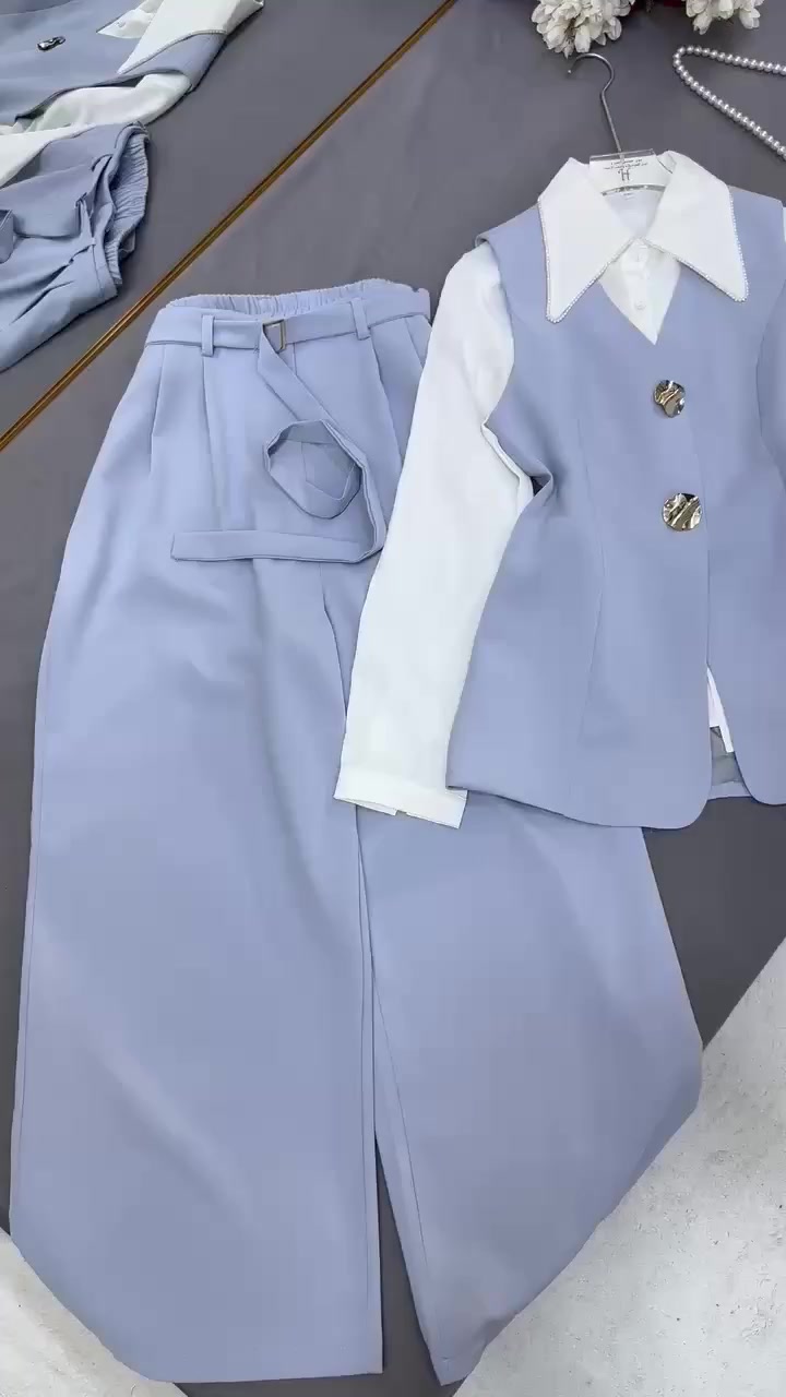 ووصل الجمال وترند الموسم😍❤️

طقم العيد  3 قطع خامة إيروبين إيطالي

قياسات  من 38 _ 48
توجد خدمة توصيل🚙🚗


**إذا كنت صاحب هذا الإعلان وتريد حذفه لأي سبب، رجاءا أرسل رسالة إلى الدعم الفني**