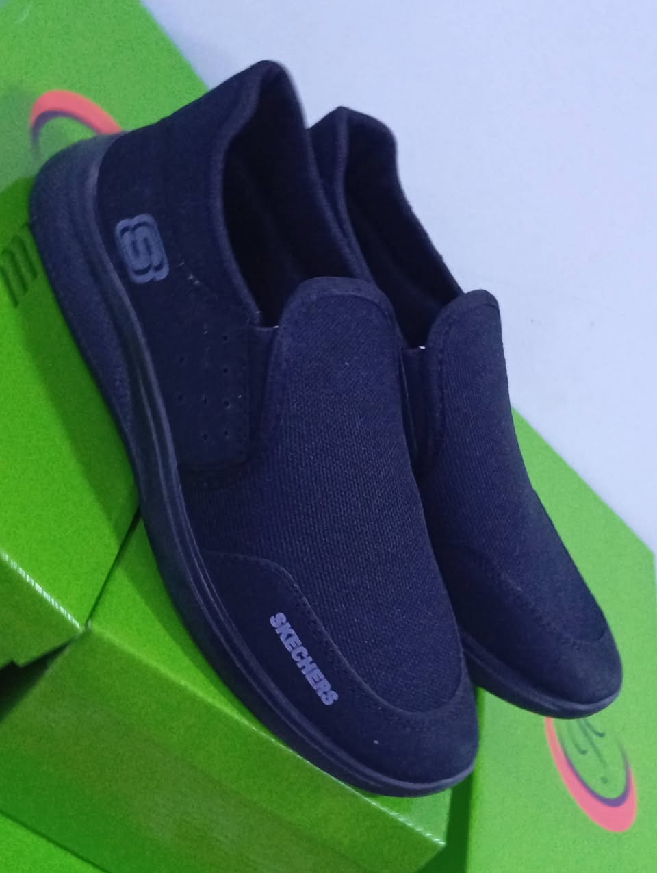 حذاء قطعه  5 الف
يتوفر توصيل داخل كركوك 
واتساب ***********
