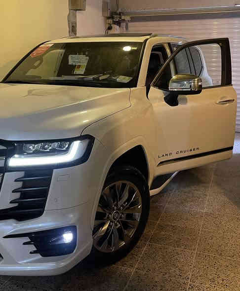بسم الله الرحمن الرحيم 

TOYOTA Land cruiser 2024  VXR Twin Turbo
     📦7,000 km   
🔻ارخص سعر بكل العراق
(توین توربوو) VXR 
سعر 900 $ 🔻💣
☎️***********☎️

‏‎سنة الصنع:2024 
‎‏‎ضمان شركة جيهـان
كل غراض بلادي موجود
باب شفت
٥ كاميرا 
ماشييه 7 الف  كم حقیقی بشرت 📦📦
‏‎المواصفات :
- محرك 6 سلندر 3.5L توربوو
‏‎- فتحة سقف ( سلايد ) 
-٣ شاشات 
- شاشات ترفيه خلفية
‏‎- مقاعد جلد 
‏‎- مقاعد كهربائية 
- مقاعد امامية تبريد 
- ⁠تبريد وتدفئة امامي خلفي 
‏‎- بصمة الابواب 
‏‎- صندوق كهربائي
‏‎- مصابيح LED و زينون
-7 راكب 
-شحن واير ليس 
-حساس امامي خلفي 
‏‎- حجم العجلات 20 inch 
———————————
‏‎سيارة حيل نظيفة كلشي عل بلاد لوك
‏‎سنوية زنكة كلشي جديد مدفوع لـ2029
‏‎باسمي السنوية بشرط تحويل و خرامة 
‏‎سيارة مابيـها دينار مصرف كامل من كل نواحي

نفسي يوم /تحويل و وكالة حاظر 
مكانك /داخل سليماني
☎️***********☎️
