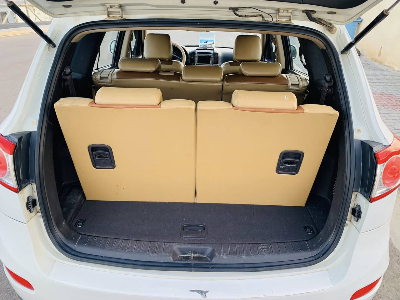 السلام عليكم
للبيع سنتافي موديل 2012 خليجي
رقم بغداد مشروع وطني سنويه لل2027
ماشيه 148 الف حقيقي جرس يدك على 120🔕
محرك V6/3500 كفاله على وضع الشركه 
انسى اسم رواجز💯
كير كفاله شرط💯
7راكب 
 4WD فور ويل 
تبريد 3 قطع+ ثلاجه❄️
تدفئه🔥
تخم تاير جديد
صدر امامي خلفي جديد💯
مري شفط + اشاير بالمري 
مسجل شاشه وكامره 📷
تحكم استيرن
دوشمه كشانه + ارضيه جلد بالكامل 
سونار موجود
سياره خير من الله مال بيت ربع متصرف عليها
الضرر الجاملغ الامامي جهة السايق مبدل شركه ومصبوغ توحيد لون اثر شخط ستوته وربع باب السايق ايضاً صبغ فقط الباقي كفاله مكانها صلاح الدين_ الضلوعيه_ الجبور
للاستفسار *********** اتصال +واتساب
