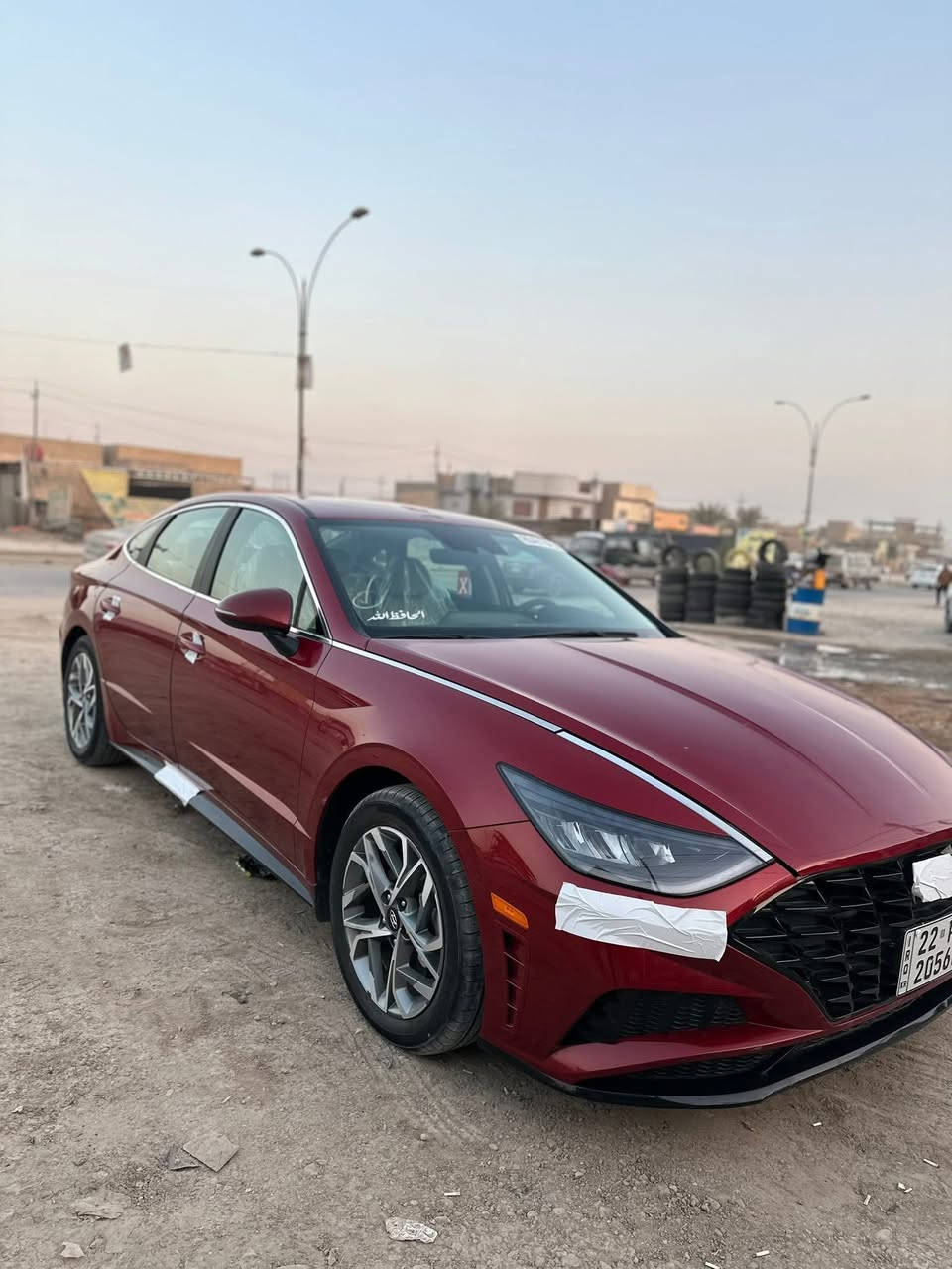 السلام عليكم هونداي سوناتا موديل 2023 ماشيه 28 الف حادث كما موضح بلصوره نص بنيد صبغ فقط بدون دواخل رقم اربيل تريد تحويل تريد وكاله السيارة احلى من الصوره نضيفه جدا مواصفات 
بصمه+ تشغيل عن بعد
داخل ابيض + كشن كهرباء
رادارات امامي وخلفي وجانبي 
هاند بريك كهرباء 
شاشه جبيره تدعم كار بلي 
ويل كب كروم 
والمزيد من الاضافات 
مكاني بابل للاستفسار
***********
