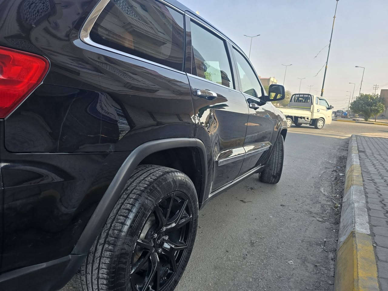 رمضان كريم 
جيب موديل ٢٠١١ كلين فقط بارد بالباب عكس السائق اوفرلاند يعني الفول مواصفات
 بانوراما جكات تصعد وتنزل كشنات الامامي تدفئة وتبريد الكشن الخلفي تدفئة استيرن تسخين خزن ميموري مري قلاب وهواية مواصفات بعد يطول ذكرهن
هوك خلفي بلادي شادلها طابوكه جديده 
السيارة في كربلاء
السعر 158 
للاتصال ***********
