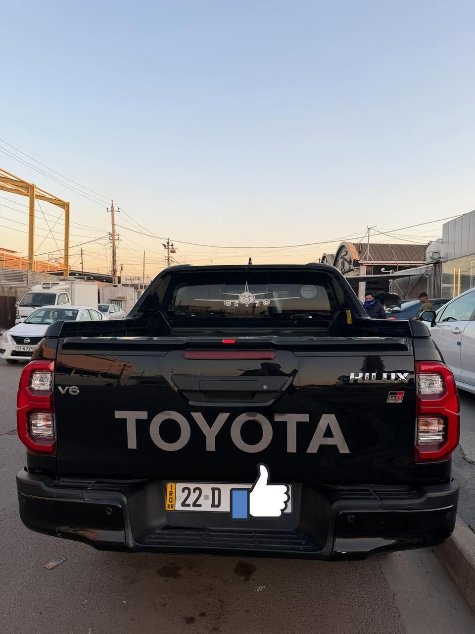 سلام عليكم للبيع هايلوكس GR
2022مكفوله سياره كلش جديده 
ماشيه ٥٤الف رقم اربيل مكاني بغداد
سعرها 395 ***********
