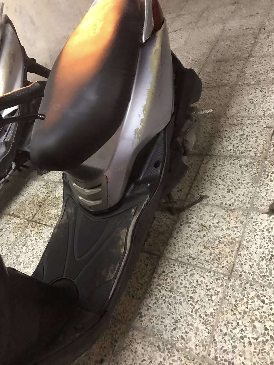 بريز مكينه حلوه وناعمه ماتسمع صوتها وكلها شغاله لايت اشاير سلف هندر كامله بس عدك الباتري شويه ضعيف مرات يشغلها مرات لا سعر 450 قفلها مكاني الغزاليه 
 حته دهن جديد***********
