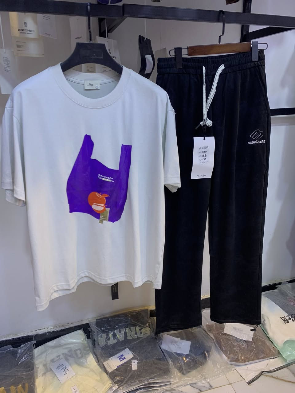 😊

#ازياء_علاء_حسن_للألبسة_الرجاليه👖 شارع النفط

✅✅✅
متوفر خدمه توصيل 
                     🤲
                       

 زورونا لعنوان الكوت  شارع النفط 

 مقابيل يوسف للعطور او كوفي السكوندي

للاستفسار الاتصال على الرقم ***********  أو ع واتساب
