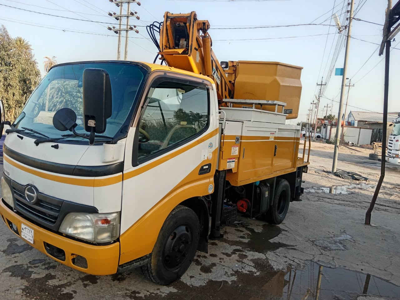 باسكت 12متر دخول جديد تحكم كهرباء هيدروليك العنوان كربلاء ***********
