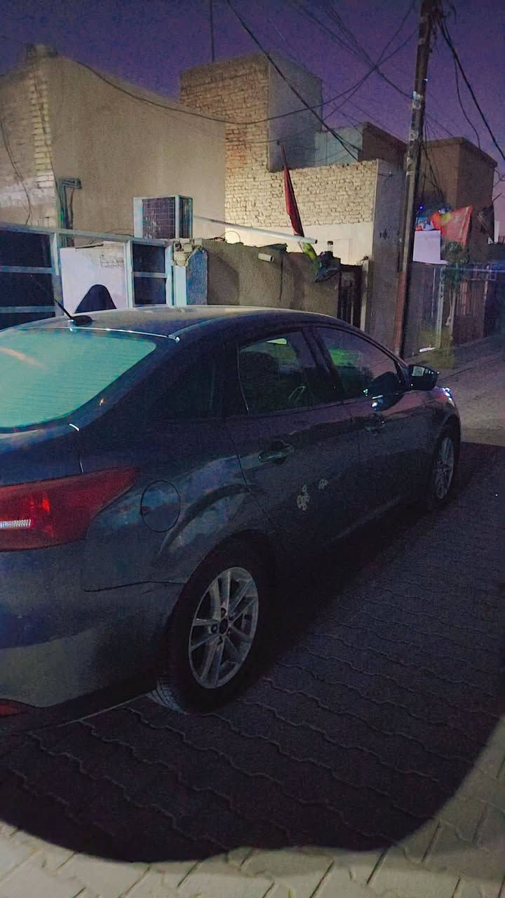 ٧٥ ورقة 
***********
***********
فورد فوكس ٢٠١٨
كير مكينة كهربائيات تخم تاير حدادية دواخل كلة ممتاز السيارة موجودة في النجف
