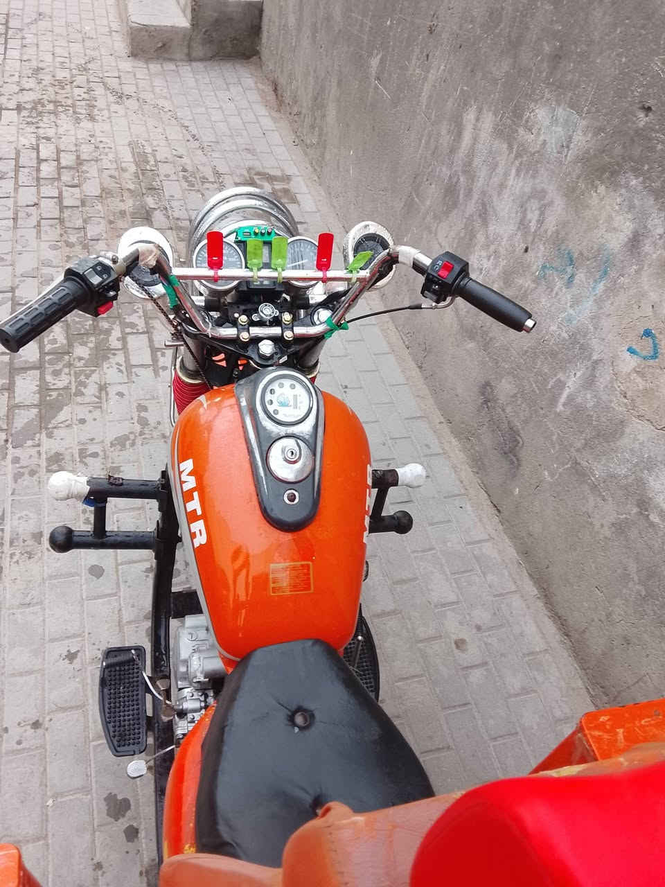 ستوتة البيع متيار موديل 2015 تعمير خمسة وعشرين وراق السعر مليون وربعمية وخمسين وبية  مجال العنوان البصرة الحياني شارع التميم ***********
