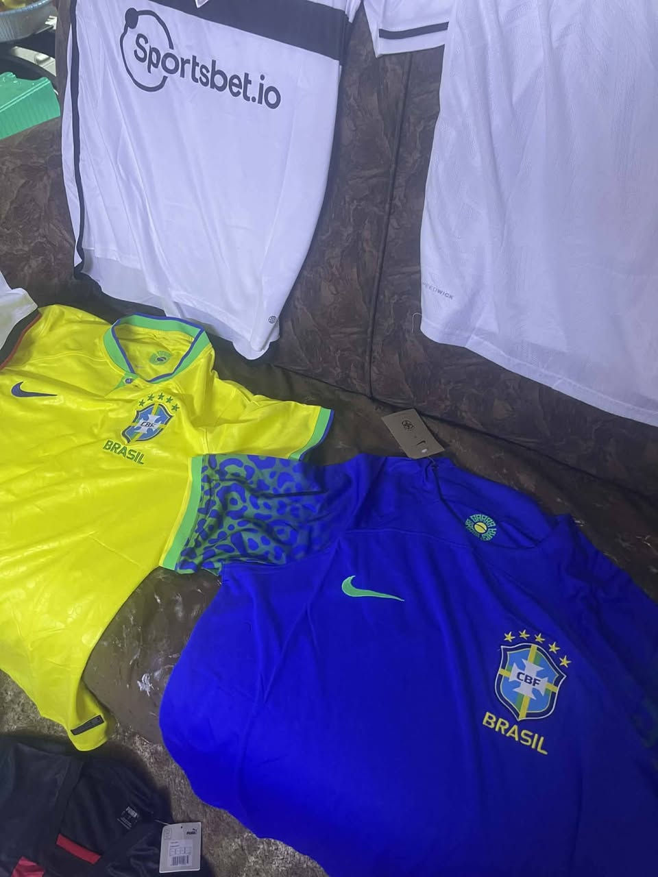 السلام عليكم كباتن وصول دريسات اصليه ماركه مو صيني او نايلون دريسات ماركة صناعة تايلندي وفيتنامي وبرازيلي اذا اكو فريق سباعي وخماسي اكو سيت كامل تجي شوف وتكدر ع الي يعجبك يدللون الكباتن


**إذا كنت صاحب هذا الإعلان وتريد حذفه لأي سبب، رجاءا أرسل رسالة إلى الدعم الفني**