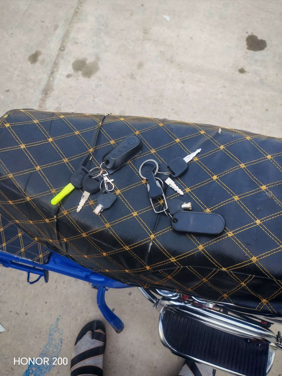 متاح جبلي موديل 25 نضاف فول موصفات فول بصمه اصبع جهاز نذار ضد السرقه ربع سرعه مثبت سرعه لايت زنون عالي ناصي دبل شاره سمعات كله شغله مابي نقص كله عل ٦ باتري دبل سويج كامل من كلشي سعر ٦٠٠ الف وبي مجال قليل حك الجيه ***********
