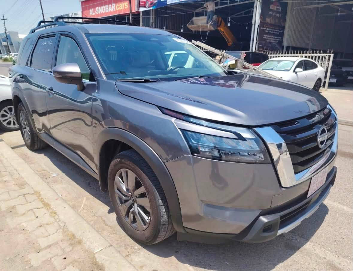 *تحية طيبة لجميع المتابعين*
NISSAN PATHFINDER SV
موديل 2024 فول مواصفات. 
العداد 9 الاف ميل فقط 👌
حجم المحرك 3500 V6. 
رقم الشاصي 5N1DR3BB5RC295238

المواصفات 
*دخول ذكي. 
*كاميرا خلفية. 
‏*نقطة عمياء. 
*تحديد مسار. 
*سقف بانوراما. 
*صندوق كهربائي. 
*حساسات خلفية. 
*فول تحكم في المقود. 
*شاشة كاربلي اندرويد.  
‏*مقعد السائق كهربائي. 
*7 مقاعد VIP مُنفصل. 
*تبريد مركزي 3 قطع. 
*رادار امامي وخلفي وجوانب. 
*بصمة تشغيل وتشغيل عن بعد. 
*غيار اوتماتيك 9 سرعات مع تبديل يدوي في المقود. 

السيارة بدون صبغ شرط الفحص. 
الشواصي سليمة شرط الفحص. 
جميع الإرباكات سليمة شرط الفحص. 
صور الحادث مع تقرير السونار مرفقة في الاعلان. 

السيارة كاتي تترقم شمال العراق 
أربيل * سليمانية * دهوك 

‏**** السعر  265 ****

السيارة موجودة في محافظة كركوك للاستفسار اكثر عن السيارة يرجى مراجعة معرض المربد لتجارة السيارات. 

كركوك حي الخضراء شارع المعارض 
او الاتصال على الرقم 
***********

