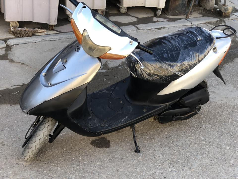 سلام عليكم شباب دراجه ساسوكي رياضي دراجه تخبل معدل ٥٥ كلشي شغال بس سلف دراجه بدون وراق دراجه حلوه بس بيه صوت بل محرك خشن صوته سعر 175 وبخدمت شراي ***********
