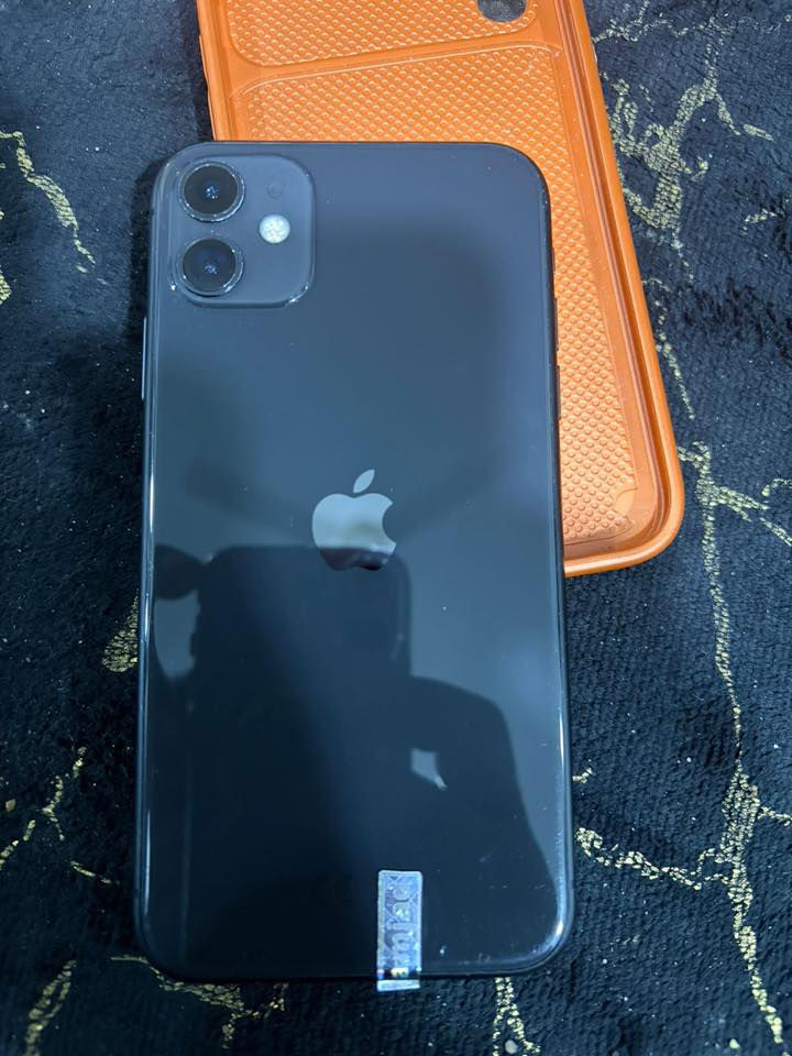 ياالله 🤍
ايفون ١١ عادي بلادي مامفتوح خلاص وضع شركه بس كامره خلفيه بيها مشكله والباقي كله شغال تفاصيل بالصور نظافه فول والفطر بالزكه  السعر ٣٠٠ وبي مجال للطيبين تواصل خاص او واتساب ***********
