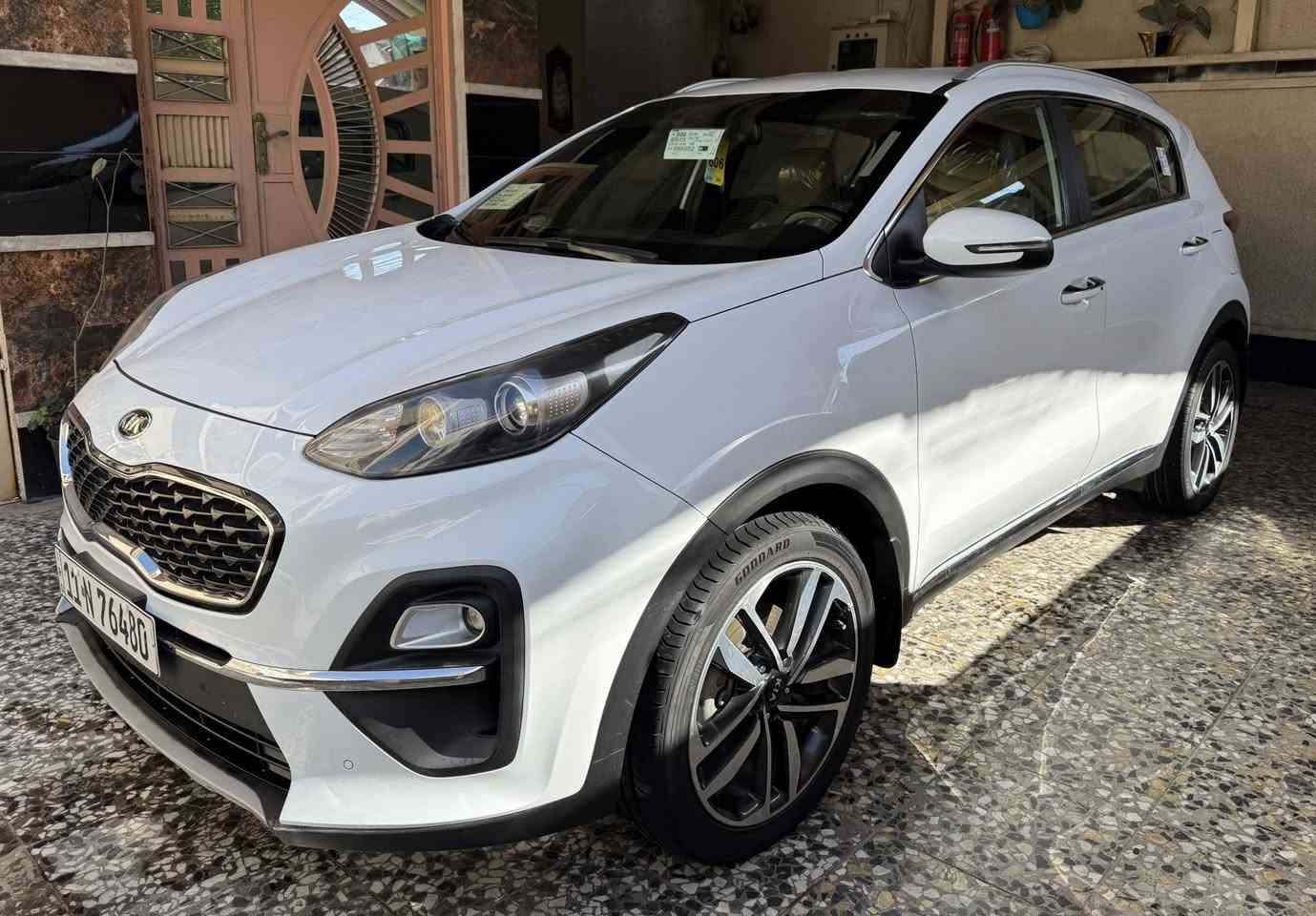 سبورتج 2021 خليجي مكفولة
فول مواصفات عدى البنراما 
بصمة 
كراسي كهرباء 
حساسات امامي خلفي 
اريل نفكيشن 
محرك 2000 دوش 
شاحن وايرليس 
مري شفط 
تحكم ستيرن 
ماشية 70K
شاشة كبيرة كاربلي 
السعر (203)$
مكان السيارة/بغداد/الكرخ 
الهاتف/***********
