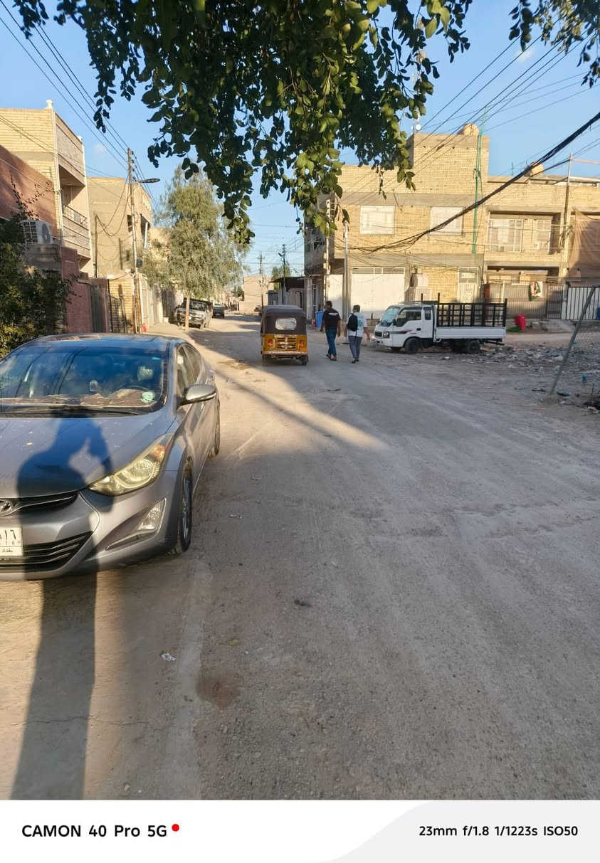 السلام عليكم قطعه ارض 100 متر بيهه رفت
السريدات الجديده بدايه المربع الثالث قرب سكله الفريجي 

واجهه 5 نزال 20 السعر 48 وبيهه مجال لشراي 

للاستفسار عل الرقم ***********
