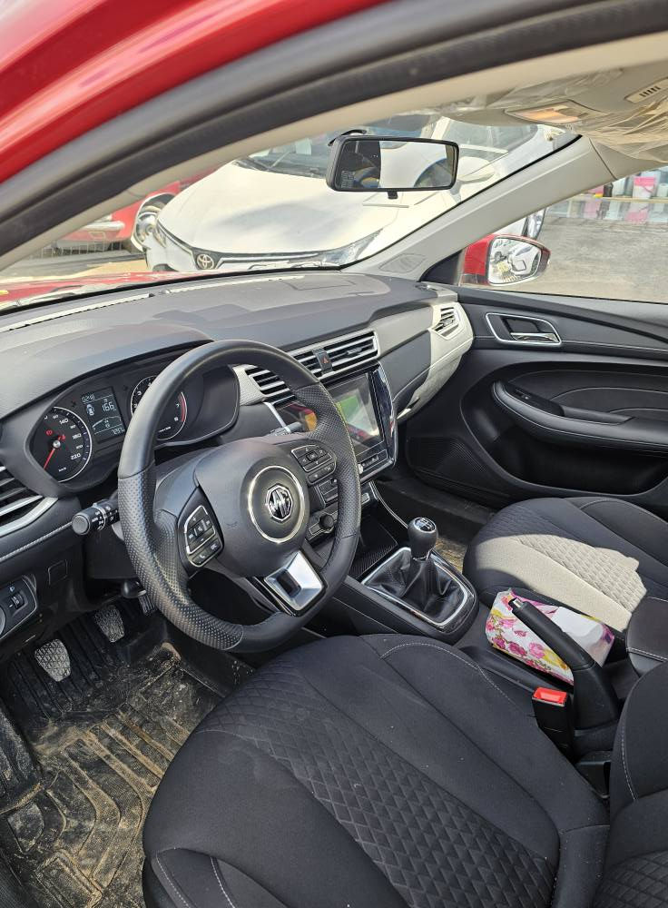 ئێم جی  MG5 2025 گێڕ عادی 
ته‌نها 7 هه‌زار رۆیشتیه‌.زۆرپاکە
مواصفات.شاشه كاميرا.حساس.
پێش و پشت لید.بێ بۆیاغ بێ ساردی.
سعر 75 ورقة   موبایل: *********** أربيل, العراق
