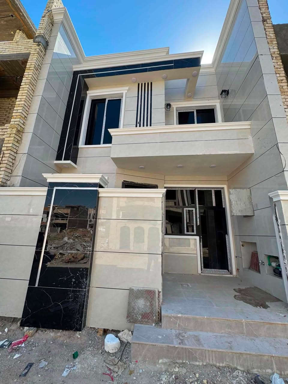 سلام عليكم 🏠 #دار_للبيع 100متر واجهيه 6،25متر نزال 16متر بناء طابقين حديث يحتوي البيت. ع[3غرف نوم -استقبال - صالة- ومطبخ-صحيات عدد 2 ] البيت شغل درجة اولى مع الخدمات
🛑ملاحضه البيت قيد الإنشاء تسليم فتاح 🔑  
⬅️نوع العقار  طابو زراعي سند 25 اقرار محكمه 
⬅️العنوان #بغداد_الدوره_البوعيثه   
⬅️ مجمع الحليم    
🛑السعر خاص
للاستفسار  خاص او الاتصال ع  الرقم 

🔺***********🔺
