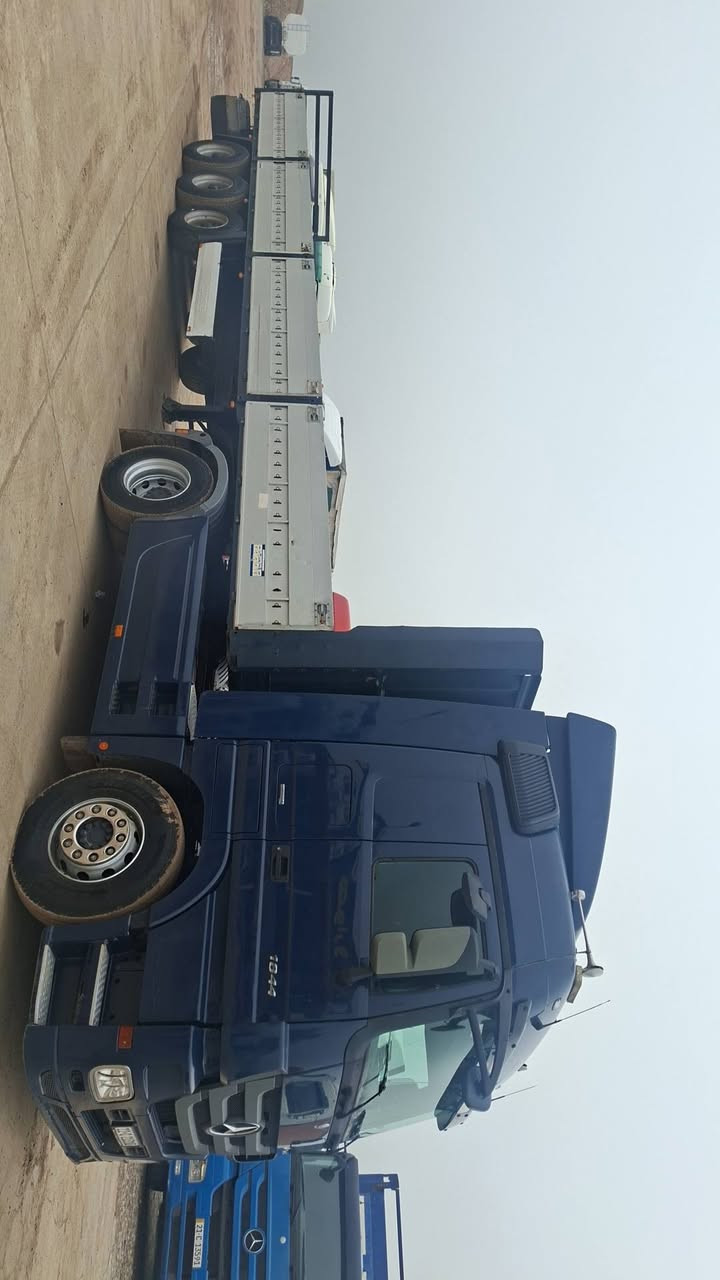 بسم الله الرحمن الرحيم 
النوع السياره . مارسدس اكتروز تاك ويل دبل قماره تريله فلات جوانب متحريكه 3 محور تاك تاير بالون 42 طن 
موديل 2011. حجم محرك 18.41
مواصفات . تبريد . هاف . 2 طقه . ثلاجه داخل . توماتيك عرجه . دبل تانكي كاز . محور قصير جامبو امامي جوبليس 
عربانه كرونا . دنكيل رفاع بانز بريك BP. جوانب 80.طخم تاير 
كير محرك اكسن شاصي قماره مكفول كفاله عامه شرط 
رقم سنويه جديد رقم اربيل تحويل مباشر 
السعر  410 معا مجال 
عنوان معرض هوار . طريق دهوك موصل جمبور عميريه 
***********
***********
