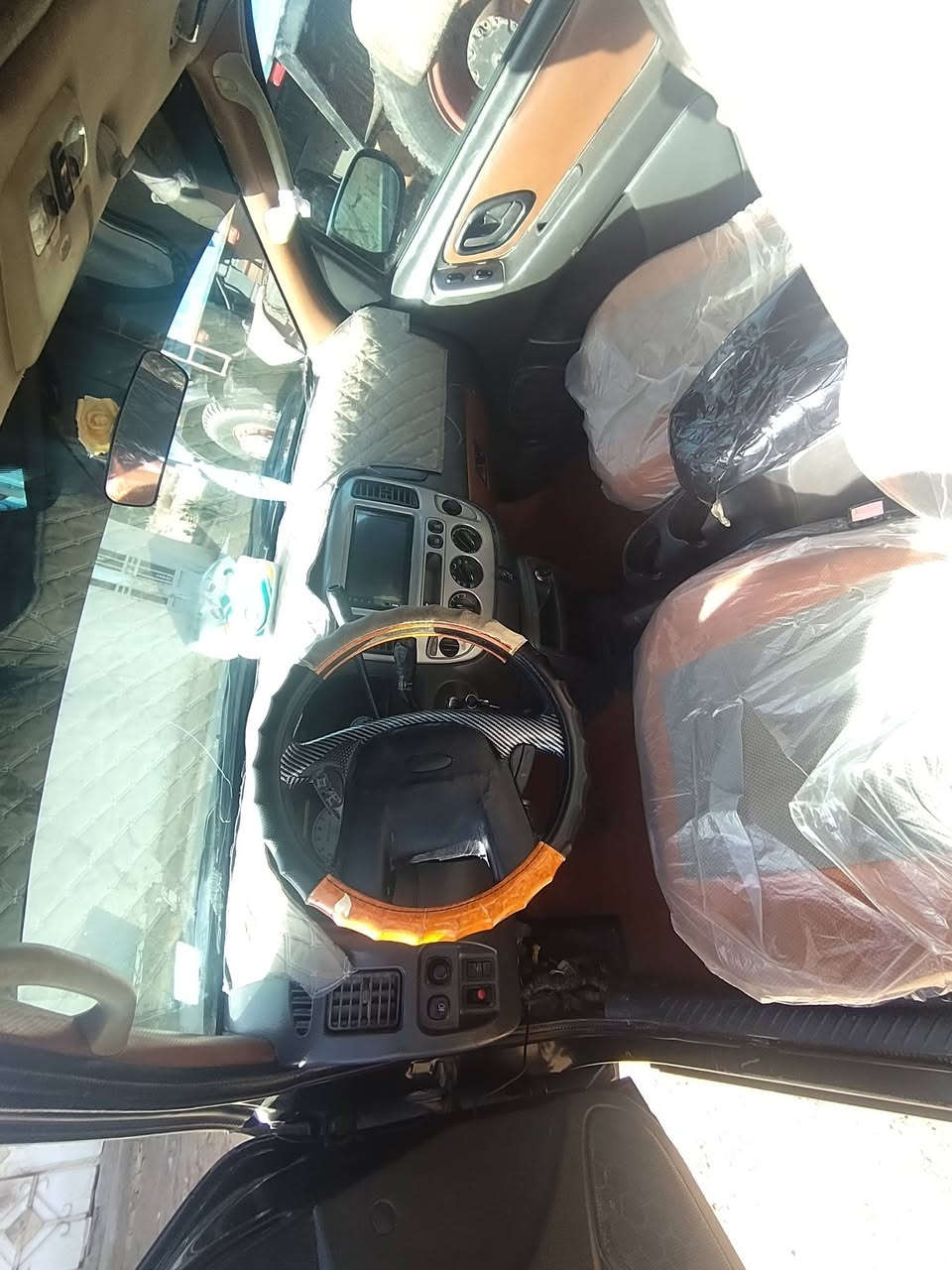 سلام عليكم جيب فورت موديل 2004سياره مكينه ٢٠٠٠كير خير من الله رقم انكليزي جديد سياره ابسمي تريد وكاله تريد تحويل شوكت ميعجبك للبيع ولمراوس رقم لهاتف ***********
