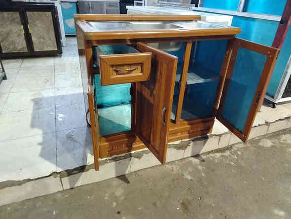 للبيع كونتر سنك متر ١٠ سم نضيف شغل تقيل موجود صاجي  سعر ٨٥ بي مجال *********** اسيا *********** مكان رشيديه
