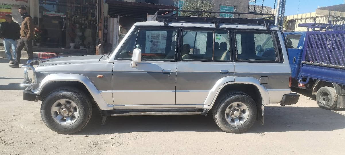 كالوبر للبيع موديل ٩٣ رقم بغداد مشروع وطني مكينه وكير كورسيده سياره جاهزه سعرها ٤٣ بيها مجال قليل ***********
***********
