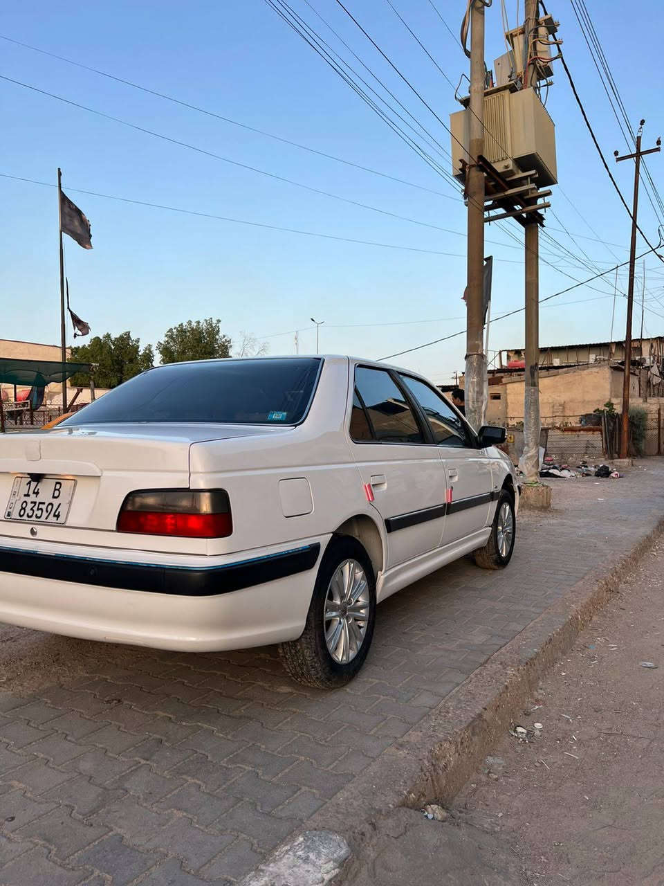 سلام عليكم سياره بيجو بارص موديل25السياره مكفوله كفاله عامه ماشيه 24الف لون ابيض تحويل ثاني يوم السياره حره بسمنه ماناقصه اي شي تبريد ثلج خصم الحجي السياره زيروووو العنوان البصره 5ميل الكندي السعر(93)وبيه مجال قليل رقم الهاتف(***********)
