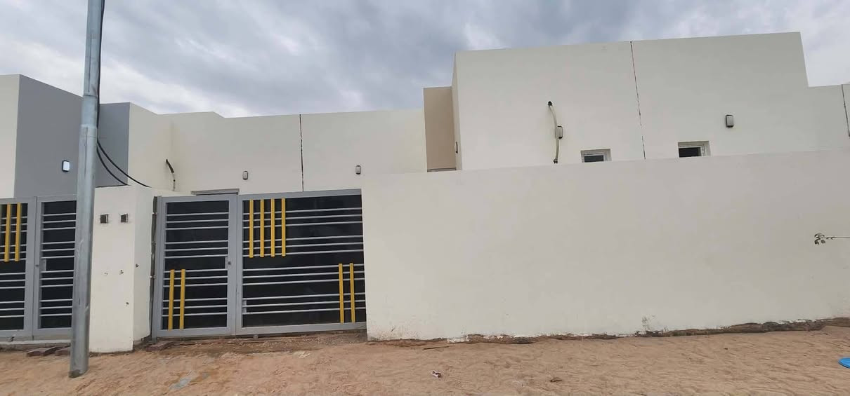 السلام عليكم إخوان…

📢 إعلان مهم للراغبين بالاستثمار أو السكن بسعر مميز جداً!

🏡 دار مساحة 160 متر بأسمي
📍 في مجمع الزهور – المرحلة الأولى – بلوك 32
💰 واصل 29 ونص  مليون. 
💵 السعر الكلي: 115 مليون من المجمع
(وللعلم… ماكو مجمع بالنجف بهذا السعر إطلاقاً!)

🔥 مميزات العقار:

المشتري يروّج معاملة المصرف العقاري بالمبلغ المتبقي ويستلم السند مباشرتا.

الدار جاهز للسكن 🏡

موقع استراتيجي: فلكة الملح – قرب جامعة الفرات الأوسط التقنية / المعهد الطبي كوفة

قريب جداً من الجامعات والموظفين… فرصة ممتازة للسكن، الاستثمار، تأجير للطلاب، أو حتى عمل تجاري.

🎯 التطلّوعة: 19 مليون فقط… وبيها مجال قليل.

📲 للتواصل :
0780 550 1608
