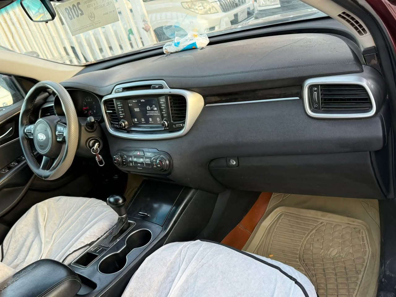 كيا سورنتو موديل 2018 رقم ميسان حره سياره وارد امريكي حادثها جاملغ وبنيد فقط شاصي لغد مكفول مكينه اربعه سلندر مكفول من الفتح لاتنقص ولاتبخر منظومت تبريد كامله قبل شهر بدلتها سياره جديده بمعنى الكلمه ماشيه 100 الف سعر 143 مكاني ميسان لعماره (***********)
