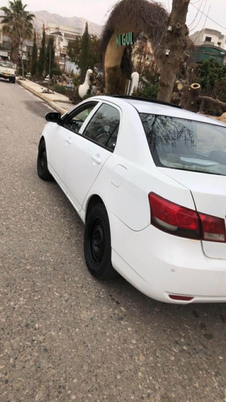 سلام عليكم
BYD 2013
بصمة 
سلايت
اشاير بالمري
لايت متحرك
تايرات جديد ويل جديد 
باتري جديد 
بيها ضربه خفيفه جاملغ طرف السكن 
سعرها 67 وبيها مجال
رقم *********** كركوك, العراق
