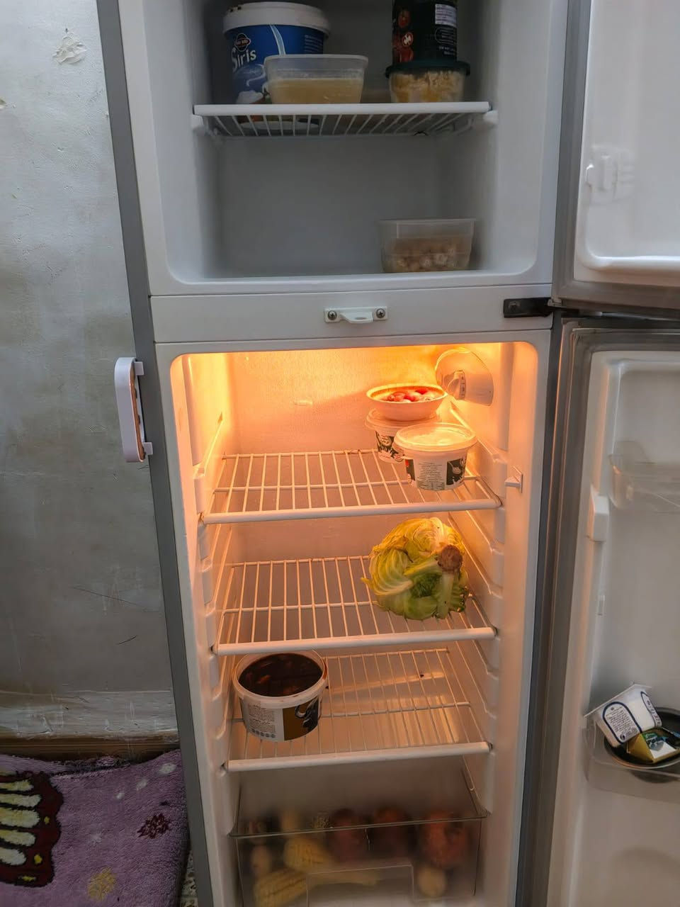 سلام عليكم ثلاجه14قدم نضيفه مالت بيت شغله شرط السعر 150وبيها مجال
***********
***********
